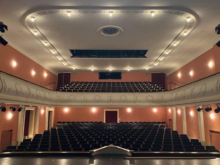 Räume > Theatersaal